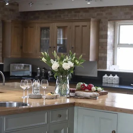 Hill Farm 8 * Bainbridge