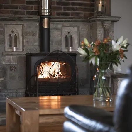 Hill Farm 8 * Bainbridge