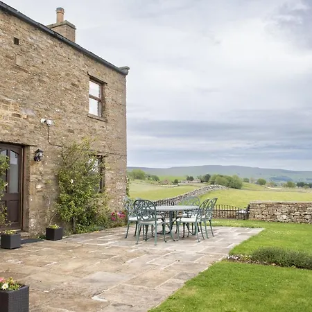 Hill Farm 8 Holiday home